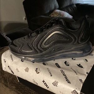 Nike Air Max 720 NWT size 7.5 women’s 6 kids